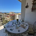Vista Golfo 公寓 卡斯泰拉马莱